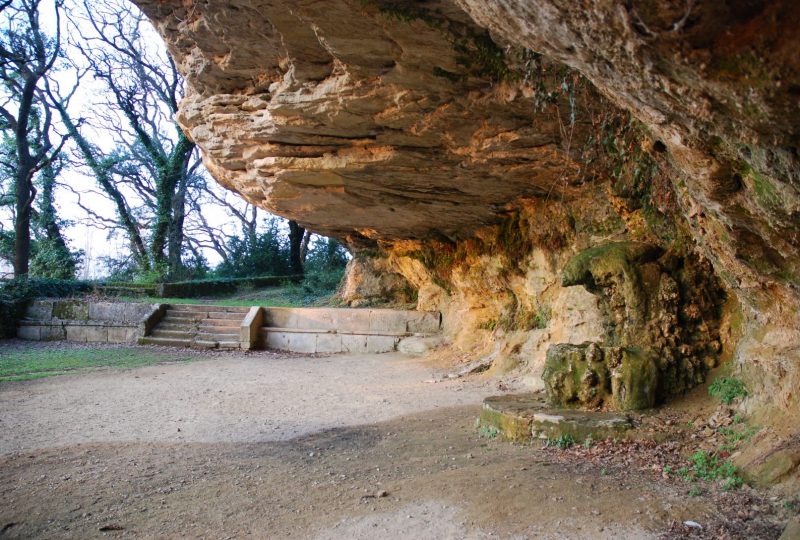 Grotte de Rochecourbière à Grignan - 1